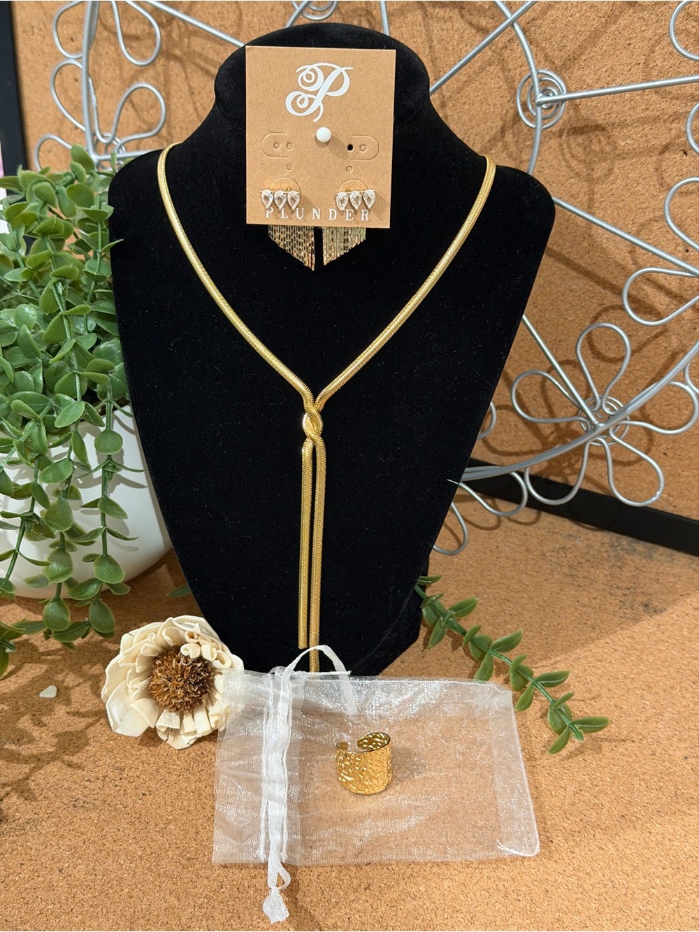 Plunder Gold Knot Lariat Necklace with Matching Gold Ring & Earrings Set Free Sh